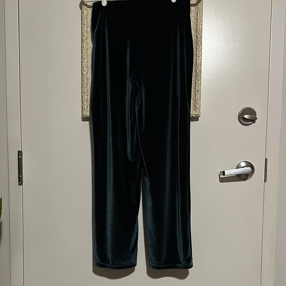 ANNE KLEIN | Velour Elegant Forest Green Velvet Pants - Picture 6 of 10